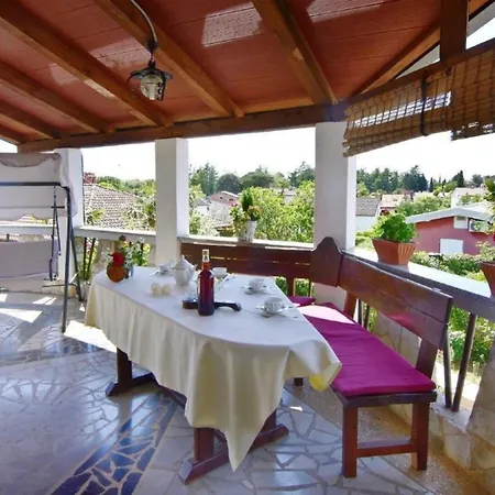 In Savudrija Mit Grosser Terrasse Apartment *